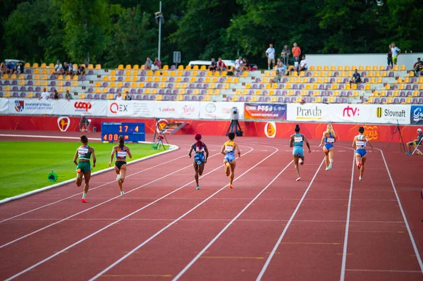 Bystrica Slovakia July 2023 Women 400M Race Unfolds Track Field — Stock Photo, Image