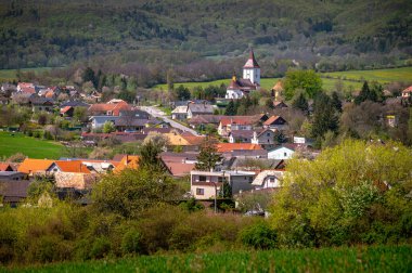Kırsal Cennet 'te Alacakaranlık: Baharın Yumuşak Güzelliği