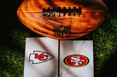 LAS VEGAS, NEVADA, ABD, 29 HAZİRAN 2024: 58. Super Bowl, Kansas City Chiefs vs. San Francisco 49 'lular Allegiant Stadyumu' nda. NFL finalleri, Vince Lombardi Kupa Silueti