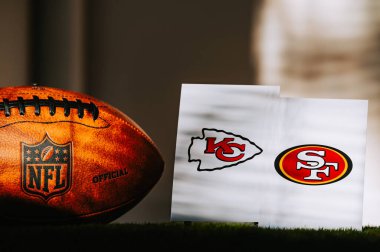 LAS VEGAS, NEVADA, ABD, 29 HAZİRAN 2024: 58. Super Bowl, Kansas City Chiefs vs. San Francisco 49 'lular Allegiant Stadyumu' nda. NFL finalleri, Vince Lombardi Kupa Silueti