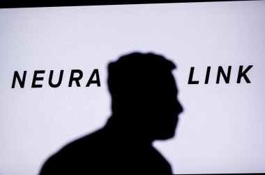 California, ABD, 30. Nöroalink 'in şirketinin logosu, insan beynine ilk kez çip yerleştiren iş adamı Elon Musk' un siluetini içeriyor.