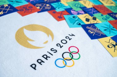 PARIS, FRANCE, 26 Mart 2024: Paris 2024 Yaz Olimpiyatlarının Resmi Logosu Piktogram Kartlarının Her Olimpiyat Sporunu Resmi Simgelerle Resmediyor