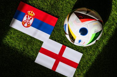 LEIPZIG, GERMANY, APRIL 17, 2024: Sırbistan İngiltere 'ye karşı, Euro 2024 Grup C futbol maçı Arena AufSchalke, Gelsenkirchen, 16 Haziran 2024, resmi top yeşil çimlerde