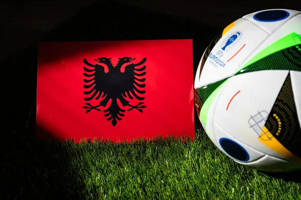 Leipzig Jermany April 2024 Bendera Nasional Albania Dan Bola Sepak Stok Gambar