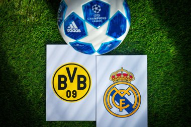 Londra, İngiltere, 10 Mayıs 2024: Borussia Dortmund (GER) - Real Madrid (ESP). 2024 UEFA Şampiyonlar Ligi finali. UCL futbol final maçı Wembley Stadyumu 'nda. Yeşil çimlerin üzerinde resmi futbol topu