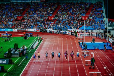 OSTRAVA, CZECHIA, 28 Mayıs 2024: Koşu ve Saha Koşusu Erkek Yıldızları 100 metre koşusu. Yaz olimpiyatlarından önce ön yarış Paris 2024 ve Avrupa Şampiyonası