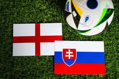 GELSENKIRCHEN, GERMANY, 27 Haziran 2024: İngiltere - Slovakya Euro 2024 16 futbol maçının sonuncusu, Avrupa Futbol Turnuvası. Yeşil çimlerde futbol topu. Spor fotoğrafı, yeşil düzenleme alanı.