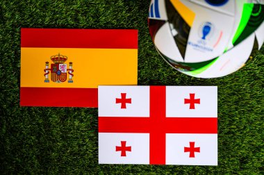 Kolej, Almanya, 27 yaşında. Haziran 2024: İspanya Gürcistan Euro 2024 'e karşı 16 futbol maçının sonuncusu, Avrupa Futbol Turnuvası' nda oynandı. Yeşil çimenler ve ülkelerin bayrakları üzerinde resmi Adidas Balosu.