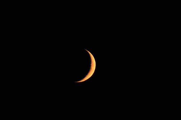 Woskowanie Półksiężyca Niebie Widok Ziemi Oświetlony Półksiężyc — Zdjęcie stockowe