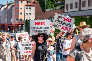 Almanya 'da Aschaffenburg sakinlerinin politik gösterisi. Alman saldırısı - 25.06.2023