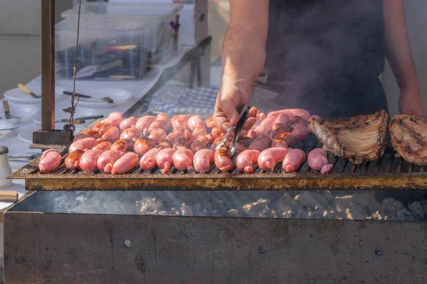 Sokak Gıda Lezzetli Sosis Kömür Açık Havada Yemek Izgara — Stok fotoğraf