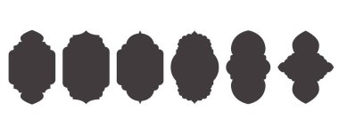 Ramazan çerçevesi şeklinde. İslami pencere ve kapı simgeleri ayarlandı. Arap doğu kemerleri. Geleneksel Arabesk şablonlarının siluetleri. Vektör.