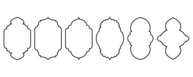 Ramadhan pencere çerçevesi şekilleri. İslami kemer ve kapı vektör çizgisi. Müslüman süs etiketi. Tasarım elementleri beyaz arkaplanda izole edildi. Dekorasyon için geleneksel vintage simgeler.