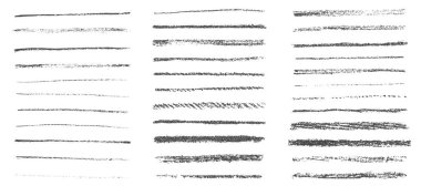 Fırça darbeleri vektör seti. Boya kalemi ve tebeşir altı çizilmiş el izleri. Kalem ve kalem karalamaları. Beyaz arka planda kömür dokusu ince çizgiler. Pastel çizgiler.
