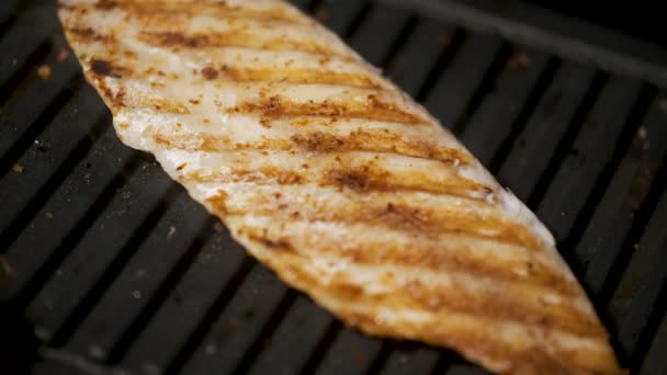 Close Video Seasoned Hake Fillet Cooking Grill Grilled Fish — Stockvideo
