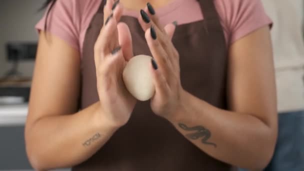 Young Unrecognizable Venezuelan Woman Moulding Dough Arepa Kitchen — 图库视频影像