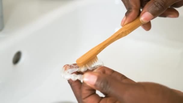 Nettoyage Des Aligneurs Dents Lavage Élimination Des Résidus Organiques Aide — Video