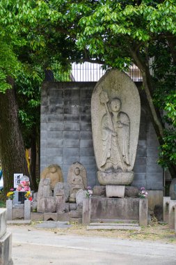 Kyoto, Japonya. 24 Nisan 2023: Kyoto 'daki Danno-Horinji Budist Tapınağı heykeli.