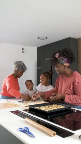 African Family Cutting Cookie Shapes Cookie Dough Kitchen Horizontal Extended — Stock video