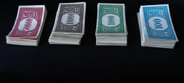 Siyah Arkaplanda Sahte Banknotlar Yığını — Stok fotoğraf