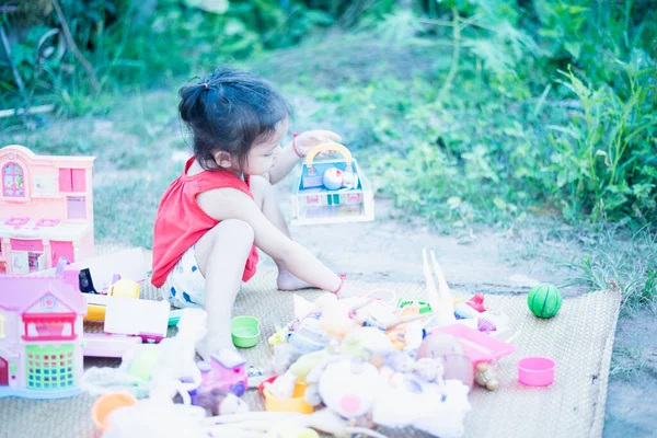 Anak Anak Bermain Dengan Mainan Berwarna Warni Anak Anak Bermain — Stok Foto