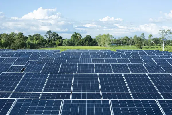 Célula Generadora Paneles Solares Fuentes Alternativas Electricidad Para Mundo Futuro Imagen De Stock