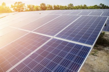 Fotovoltaik güç tedarik sistemleri. Güneş Enerjisi Panelleri. Güneş enerjisi santrali. Ekolojik yenilenebilir enerji kaynağı. - Görüntü