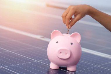 Tarım için güneş enerjisi santrali, güneş enerjisi kullanıldığında tasarruf kavramı.