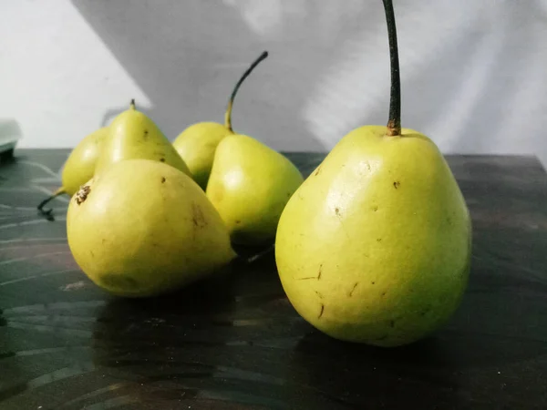 Tatlı Sulu Pyrus Veya Armut Meyvesi — Stok fotoğraf