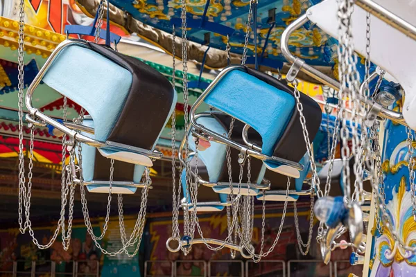 Ein Kinderkettenkarussell Auf Einem Jahrmarkt — Stockfoto