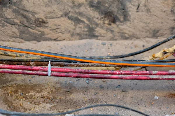 Cables Sucios Debajo Del Suelo Una Obra Construcción —  Fotos de Stock