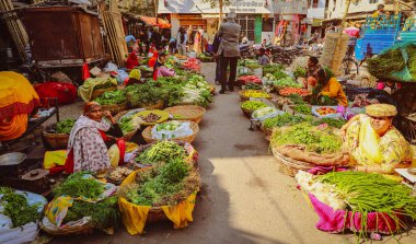 Jaisalmer, Hindistan - 19 Ocak 2020: Jaisalmer Rajasthan, Hindistan 'da geleneksel Hint sokak pazarı