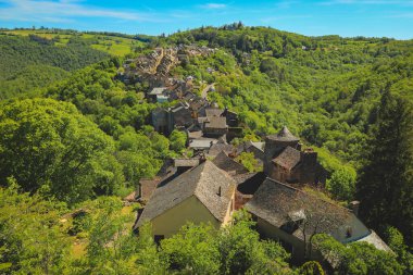 Fransa 'nın güneyindeki Necec köyünün manzarası