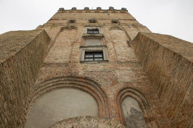 Lubart Kalesi ya da eski şehir Lutsk 'taki üst kale. 1085 yıllıklarında taş kale olarak geçiyor. Ortaçağ kalesi birleşik Galiçya Volhnia 'nın 14. yüzyılının ortalarında hayatına başladı..