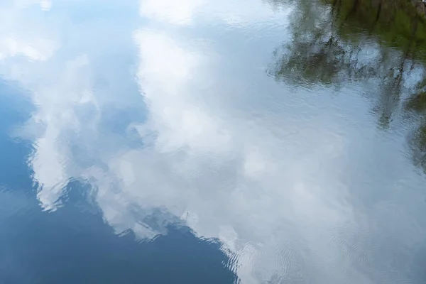 Blue Sky Mirror Reflection Beautiful Clouds River Ripple Heaven Surface — Stock Photo, Image