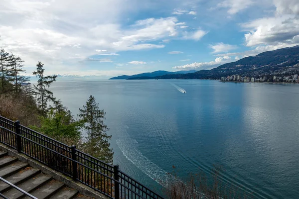 West Vancouver Skyline Kijkt Uit Burrard Inlet Waardoor Een Prachtig — Stockfoto