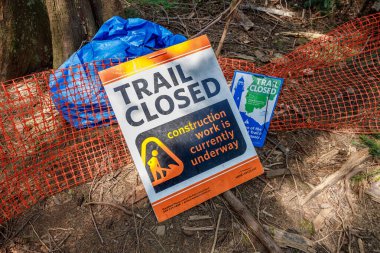 Vancouver, Kanada - 20 Mayıs 2023: Batı Vancouver 'daki Deniz Feneri Parkı' nda İzler Kapandı