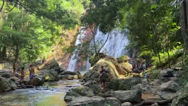 Koh Samui Thailandia Dicembre 2023 Bellissima Cascata Namuang Nascosta Nella — Video Stock