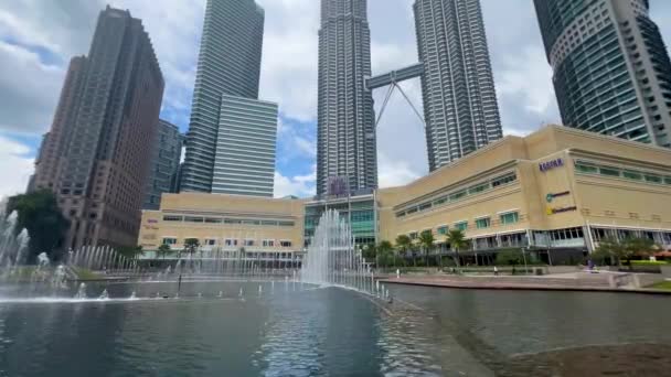 Kuala Lumpur Malaysia January 2024 View Showcases Majestic Petronas Towers — Stock Video