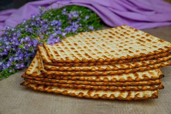 Denna Påsk Matzoh Kosher Och Dekorerad Med Blommor — Stockfoto