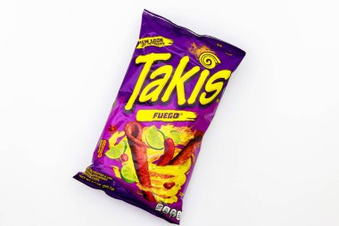 3 Şubat 2023. Spartanburg, SC USA. Takis Fuego acı biber ve limonlu tortilla cipsi.
