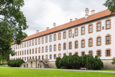 Meiningen, Almanya - 15 Eylül 2022: Elisabethenburg Şatosu ve Almanya 'nın Meiningen Franconia bölgesinde park