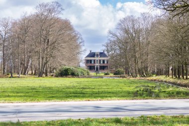 Paterswolde, Hollanda - 27 Mart 2023: Hollanda, Drenthe 'deki Paterwolde Belediyesi Vennebroek Malikanesi