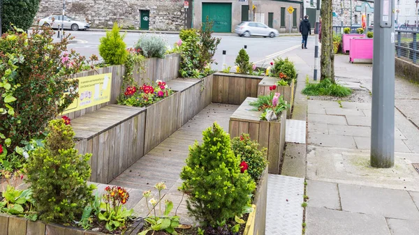 Cork Irlanda Abril 2023 Greening Parklets Boxes Colorful Platns Flowers — Foto de Stock