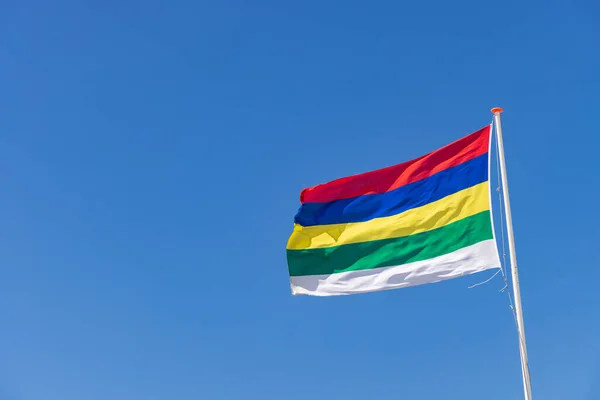Machająca Flaga Terschelling Przed Błękitnym Niebem Wyspie Wadden Terschelling Prowincji — Zdjęcie stockowe