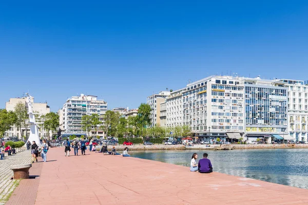 Tesalónica Grecia Abril 2023 Personas Que Relajan Largo Bahía Del —  Fotos de Stock
