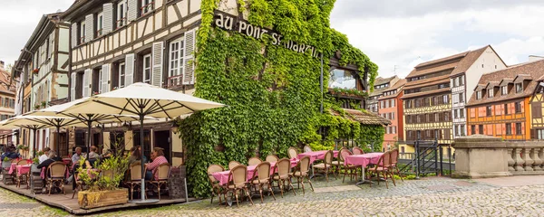 Straßburg Frankreich Mai 2023 Mit Efeu Bewachsenes Fachwerk Der Altstadt — Stockfoto