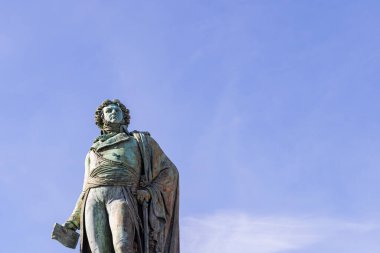 Strasbourg, Fransa - 16 Ekim 2023: Strasbourg Place Kleber şehir merkezinde General Jean-Baptiste Kleber Satue. Dünya Mirası Alanı.