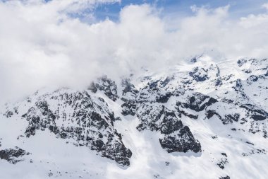 Engelberg İsviçre 'de 3020 metre yükseklikte Titlis Dağı kar manzarası