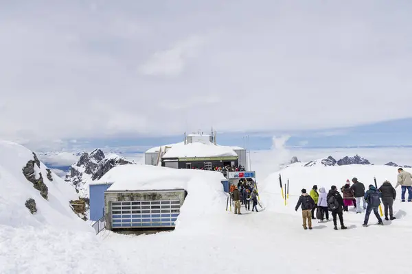 Engelberg Suíça Maio 2023 Turista Edifício Mais Alto Monte Titlis Fotografias De Stock Royalty-Free